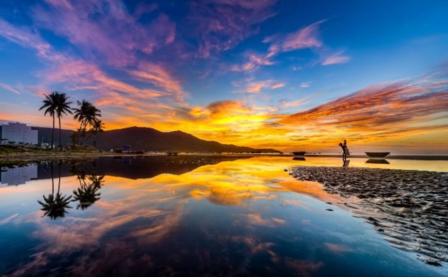 Da Nang My Khe Beach Landscape Image